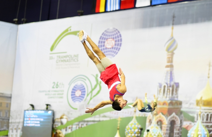 Михаил Заломин уверенно выиграл квалификацию на чемпионате мира по акробатике (ВИДЕО)