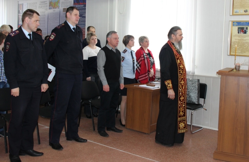 В саровской полиции прошёл молебен