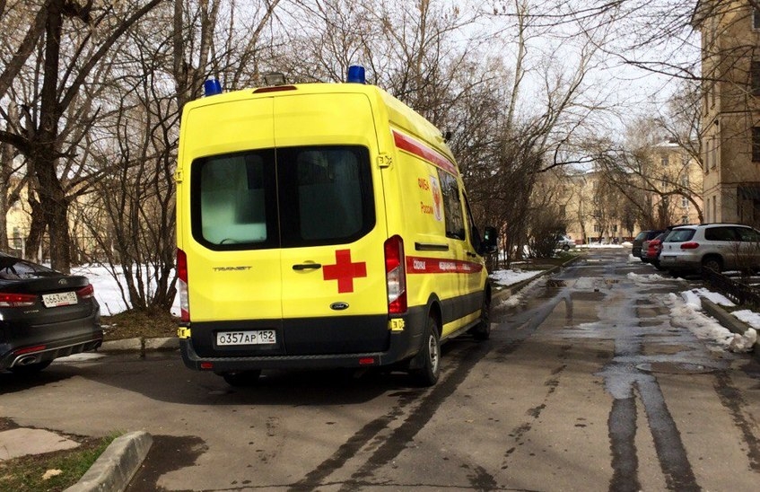 Девушка, упавшая с высоты, скончалась в больнице