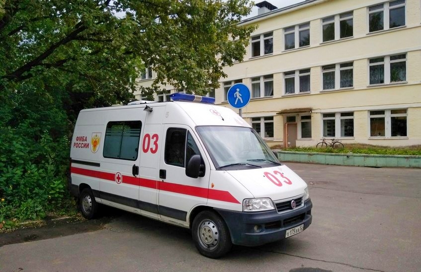 Ребенок получил ожог ладоней горячей духовкой