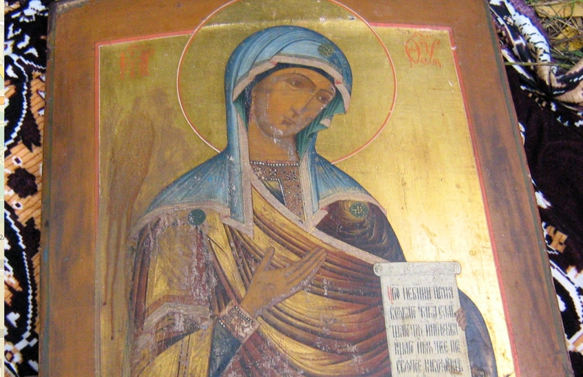 Мужчина убил двоих человек, чтобы похитить семь старинных икон 16-17 веков