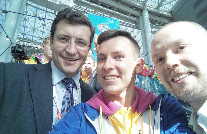 Саровчанин Семен Пухов пообщался с Глебом Никитиным на фестивале в Сочи (ОПРОС)