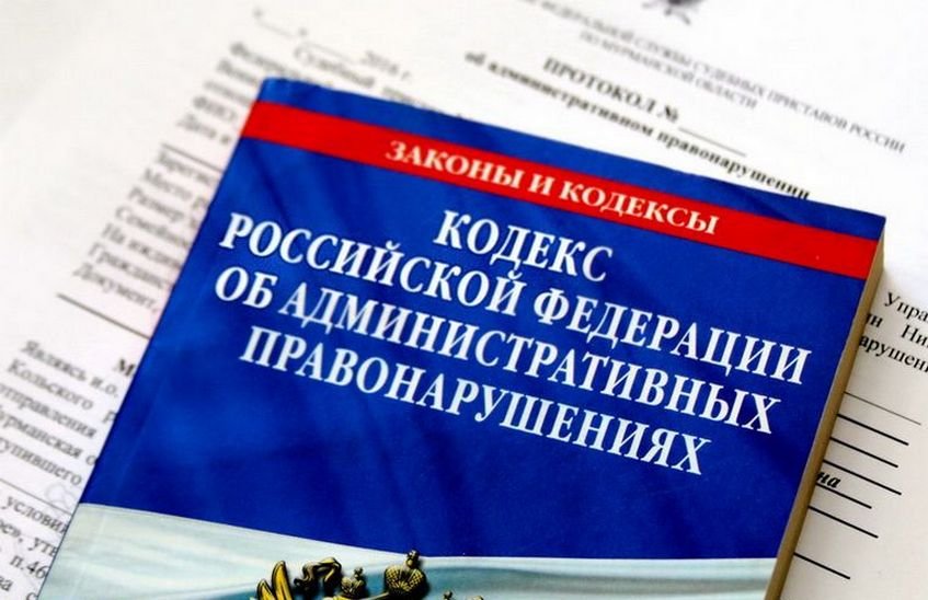 Пьяный водитель врезался в световую опору и скрылся с места ДТП