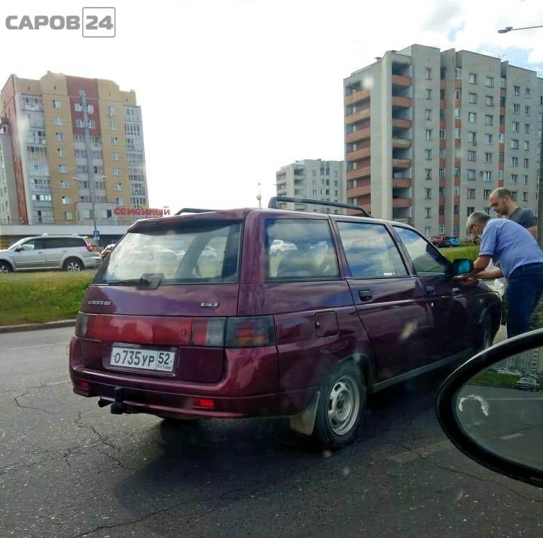 «Рено» и «Лада» не поделили дорогу на улице Московской