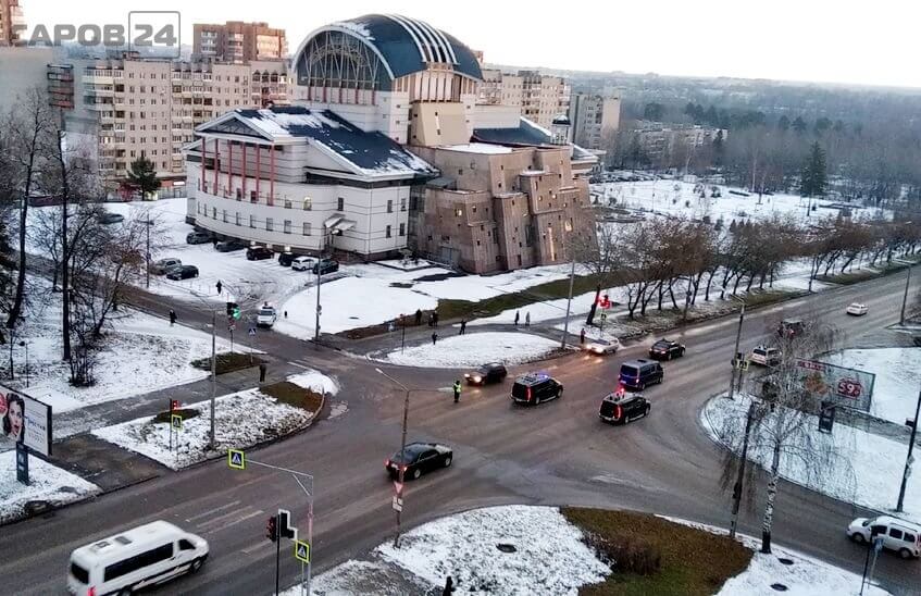 Владимир Путин прилетел в Саров