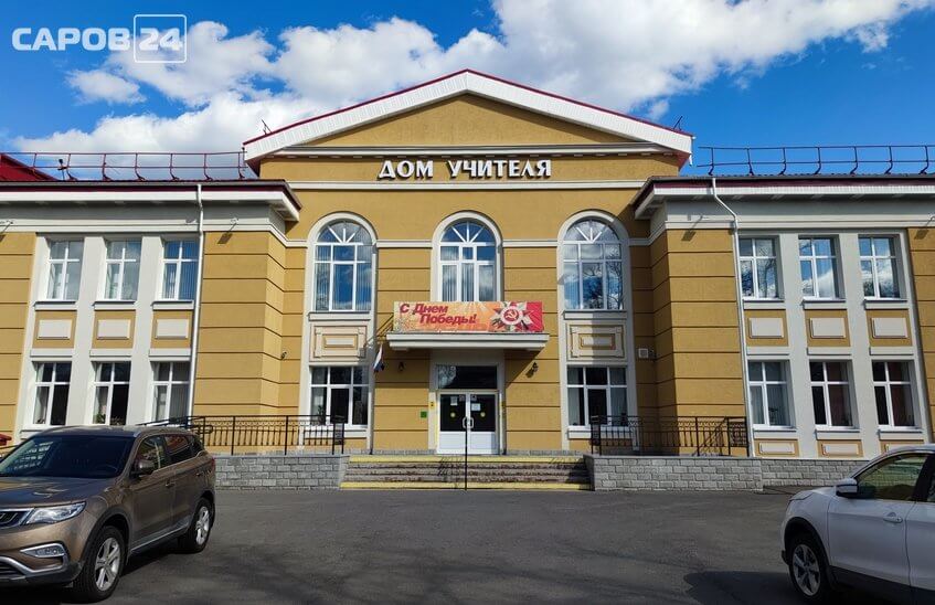 Оставшийся без попечения родителей мальчик ждет семью