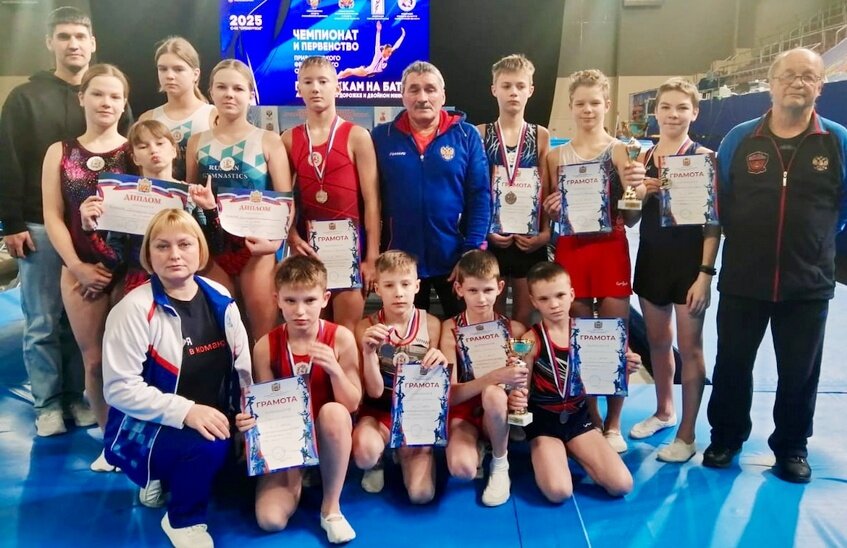 Саровчане выиграли медали первенства ПФО в прыжках на двойном мини-трампе