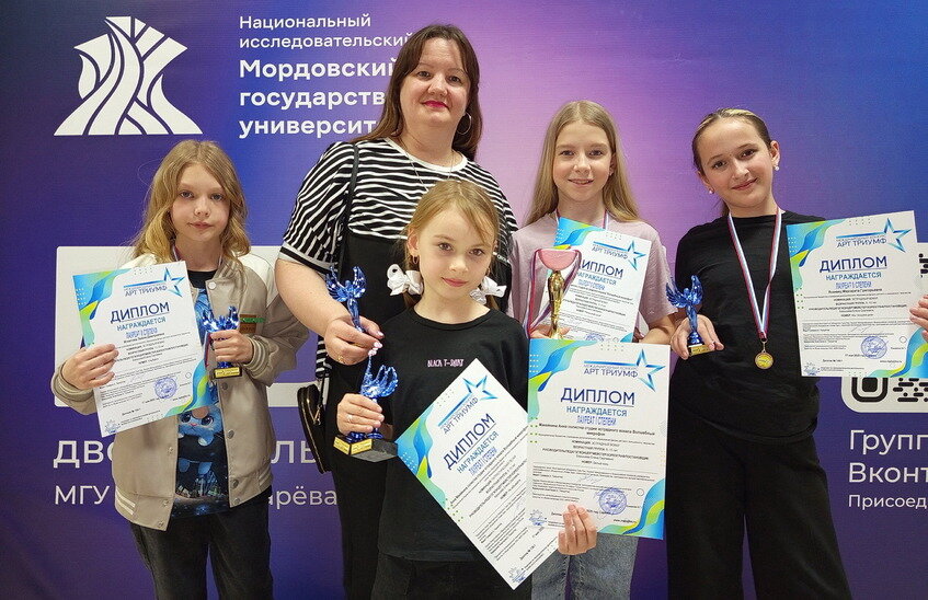 Вокалисты «Волшебного микрофона» привезли награды из Саранска