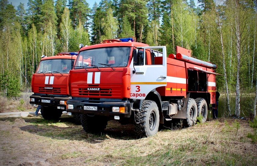 Пожарные дважды за неделю тушили в лесу