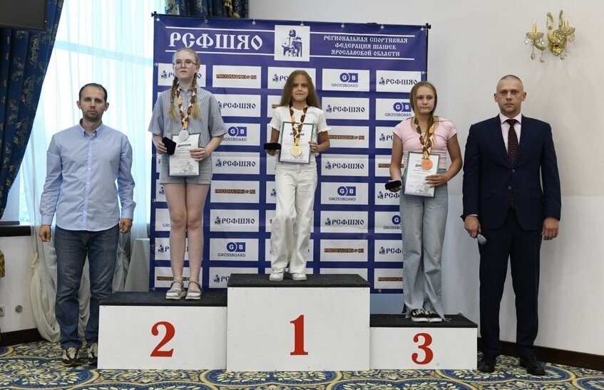 Юные саровские шашистки выиграли медали в Ярославле