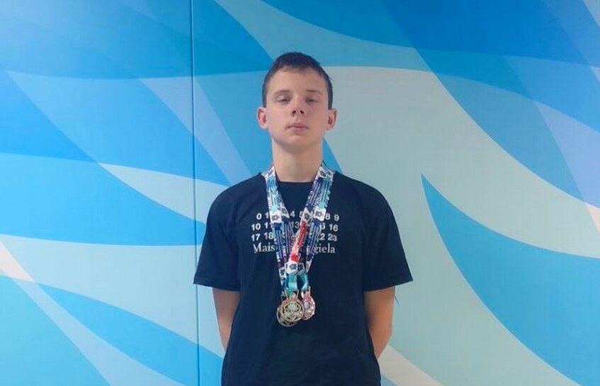 Артём Фролов выиграл заплыв в Саранске