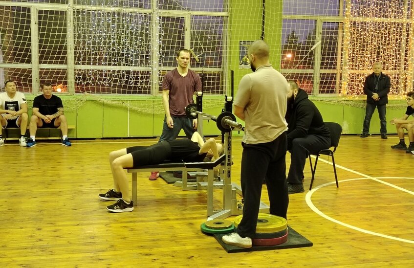 Соревнования по классическому жиму лежа «Новогодний помост 2025» состоялись в Сарове