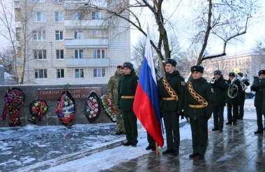 Новые таблички с именами погибших на СВО открыли в Сарове (ВИДЕО)
