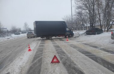 Водитель грузовой газели не уступил дорогу БМВ