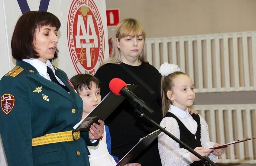 Мамы и дочери прочитали рассказы про Героев России