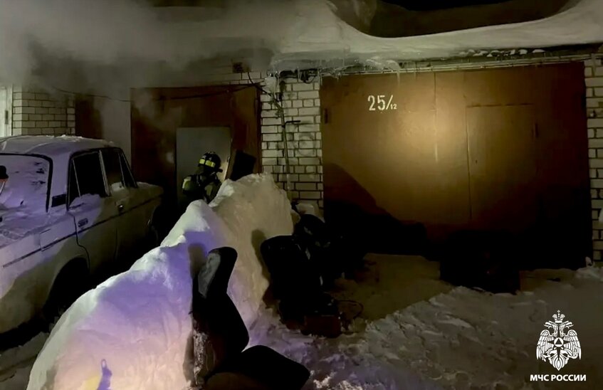 Пожар в гараже произошел на улице Силкина