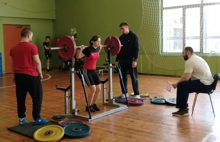 Юные саровские атлеты разыграли награды